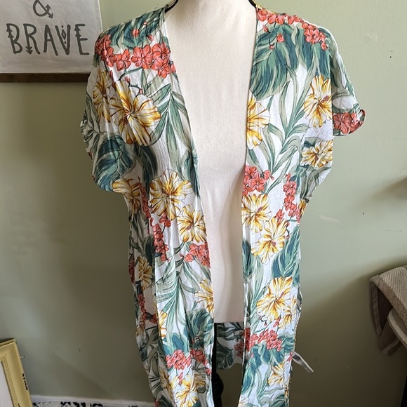 Shein tropical lightweight open front removable belt side slits Kimono - Picture 4 of 11